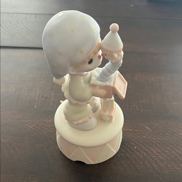 Precious Moments Cream and Pink Musical Figurine - Picture 1 of 6